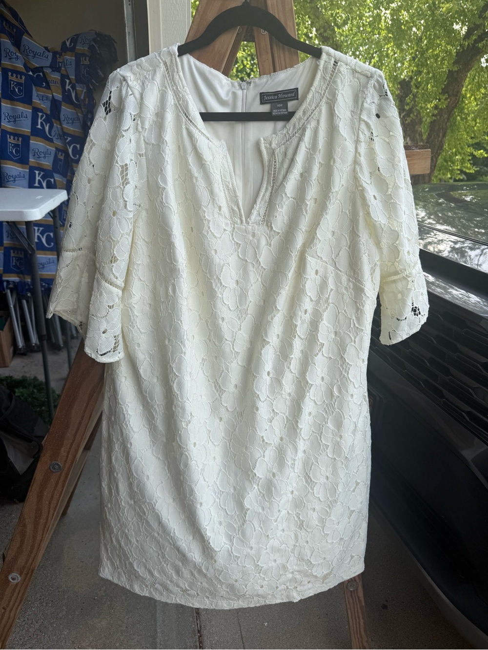 Jessica Howard Black and Ivory Dress Label Detail
